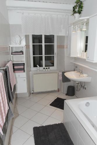 Kylpyhuone majoituspaikassa Gutshof Bartl 1