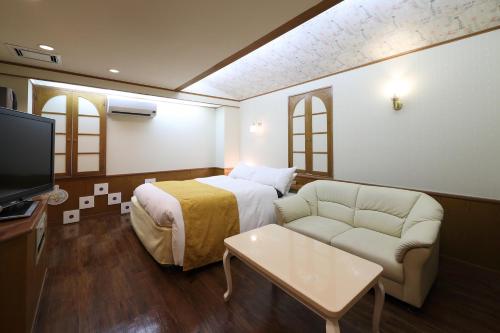 Hotel Fine Garden Okayama II