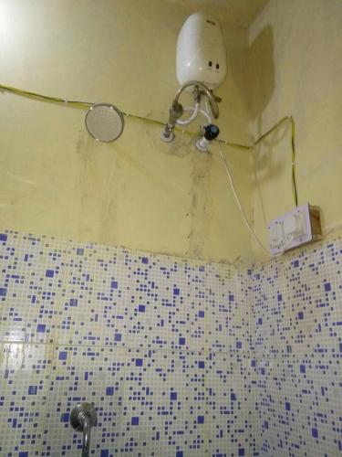 Un baño de Nadya Homestay For Female & family