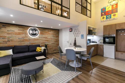 Кухня или мини-кухня в R56 Apartment
