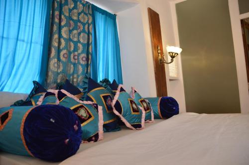 Katil atau katil-katil dalam bilik di Hotel Desert Boy's - Royal Stay On Fort