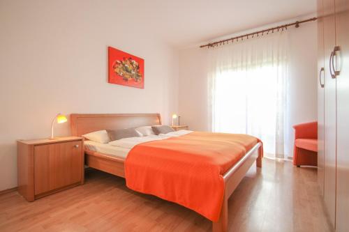 Alenka Orange