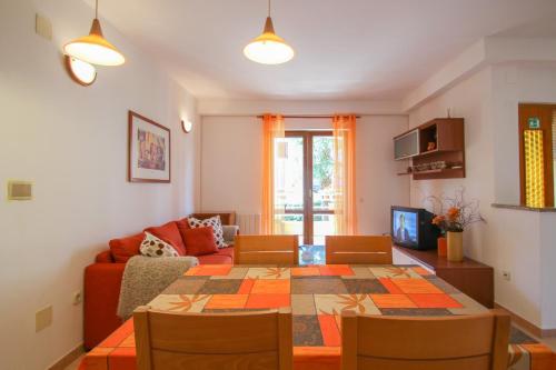 Alenka Orange