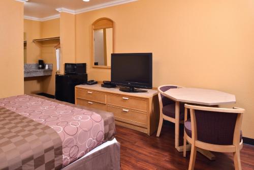 Η κουζίνα ή μικρή κουζίνα στο Americas Best Value Inn and Suites Clearlake
