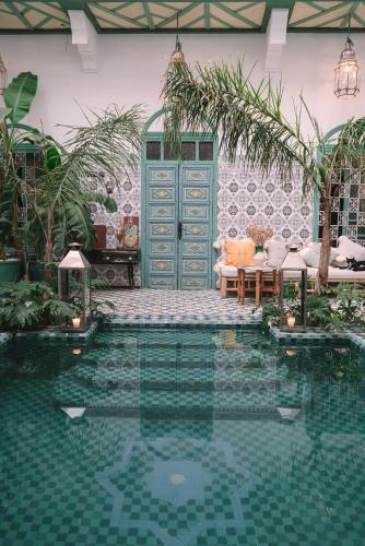 Bazen u ili blizu objekta Riad BE Marrakech