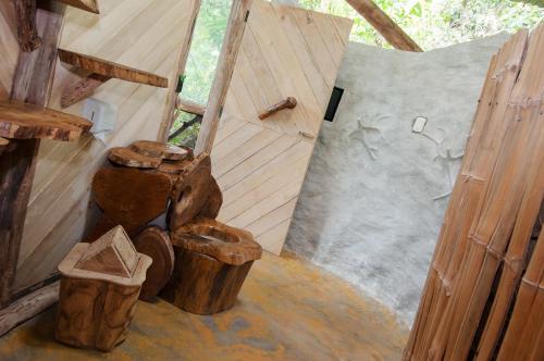 A bathroom at Danta Corcovado Lodge