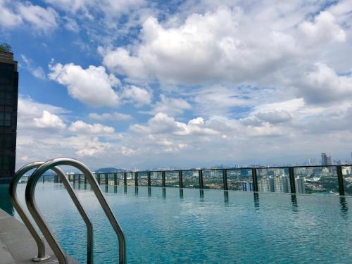 Πισίνα στο ή κοντά στο Charming Suite & Sunway and Petaling Jaya