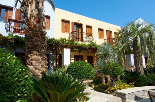 Κήπος έξω από το Iapetos Village