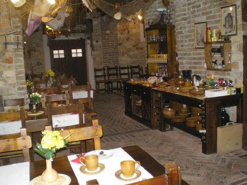 En restaurant eller et andet spisested på Casa Del Sol Bed&Breakfast