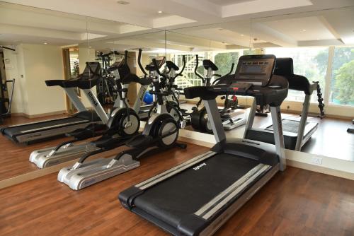 Fitness centrum a/nebo fitness zařízení v ubytování Effotel by Sayaji Vadodara