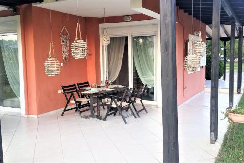 Gallery image of Sunny Villa Sea View by RentalsPro Services in Neos Marmaras