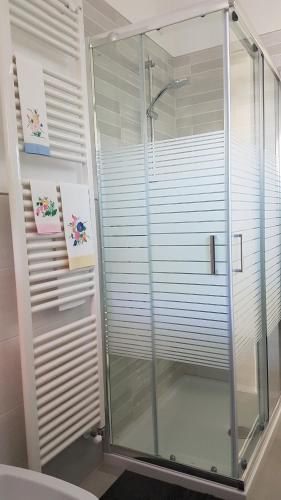 Ένα μπάνιο στο Alma Apartment