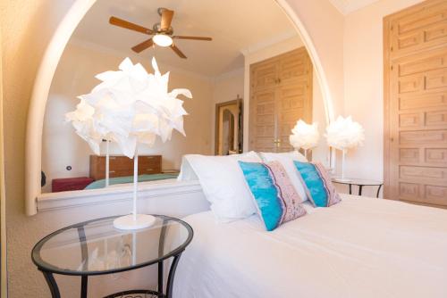 Cama o camas de una habitación en MalagaSuite Sun&Sea Beach