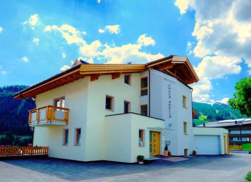 Budova, kde se aparthotel nachází