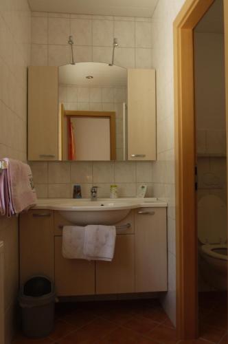 Gallery image of Pension Haus Edelweiss in Weissensee