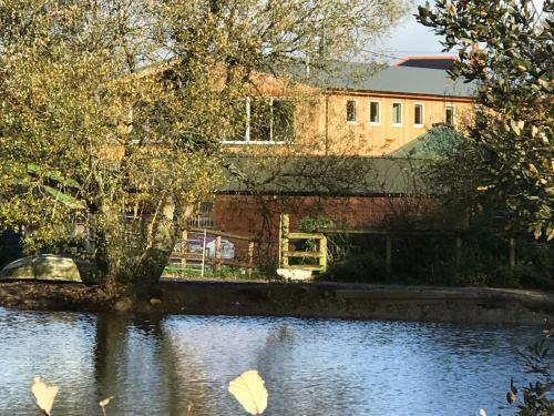 Godshill Park Barn – Photos 2