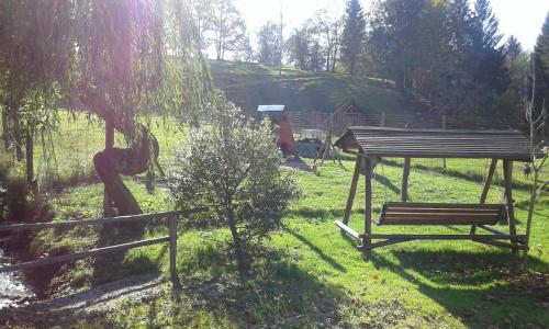 Zahrada ubytování Guest House Kveder