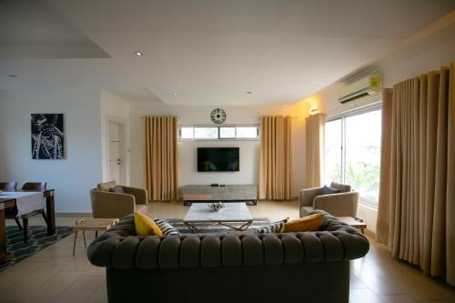 Μια τηλεόραση ή/και κέντρο ψυχαγωγίας στο The Avery Apartments, Dzorwulu