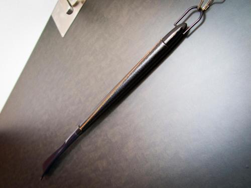 a pen sitting on top of a table at SUPER HOTEL Tokyo Akabane Station Higashiguchi Ichibangai in Tokyo