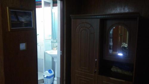
A bathroom at Karama Hôtel
