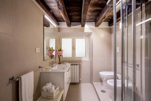 Koupelna v ubytování Boutique Hotel Campo de' Fiori