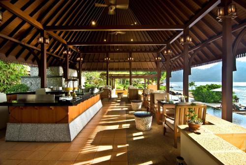 
Ein Restaurant oder anderes Speiselokal in der Unterkunft Pangkor Laut Resort - Small Luxury Hotels of the World 
