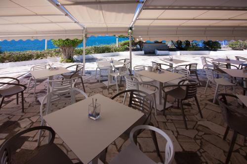 Restaurant ou autre lieu de restauration dans l'établissement Hotel Mediterraneo