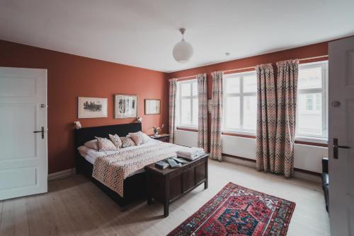 Postel nebo postele na pokoji v ubytování Kjobing Manor