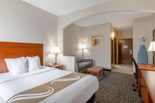 Quality Suites Image