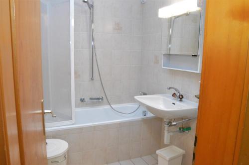 Ванна кімната в Monteilly A6