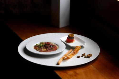 Makanan di atau berdekatan hotel