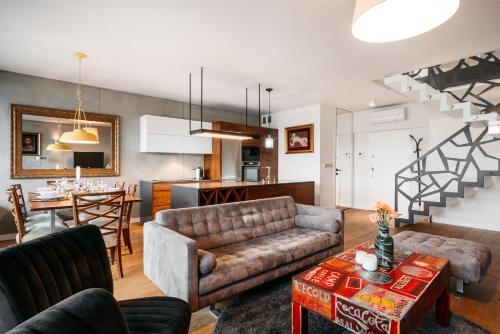 Penthouse Harmonica - LoftAffair