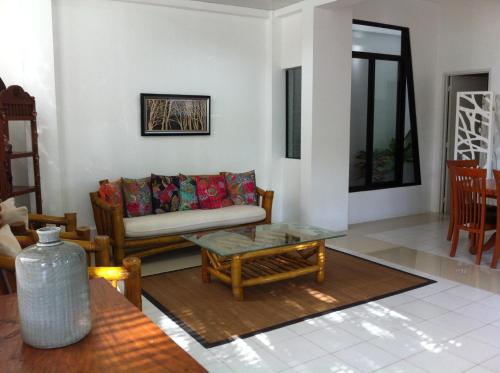 Gallery image of Lola's Guest House in Mactan