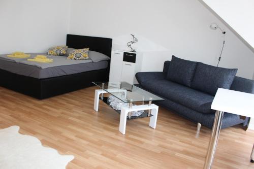 Ένα ή περισσότερα κρεβάτια σε δωμάτιο στο ZV-Scholtz Burghausen, Mozartstr.15 AP-52