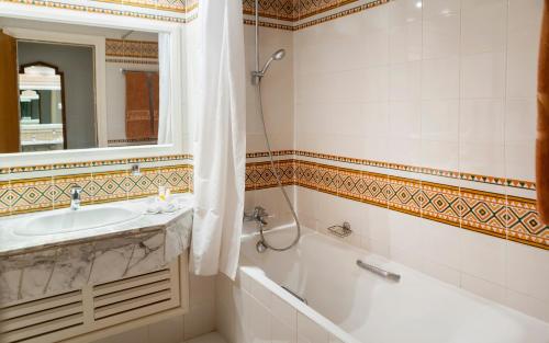 A bathroom at El Mouradi Douz
