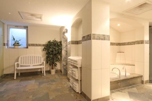 Vannituba majutusasutuses Bernerhof Swiss Quality Hotel