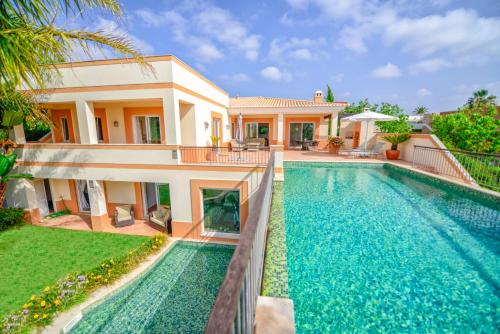 Gallery image of Ria Alvor Luxurious GolfView Villa in Lagos