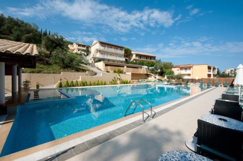 Swimmingpoolen hos eller tæt på Marina Apartments, Agios Gordios Corfu