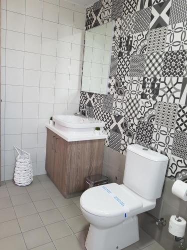 Koupelna v ubytování Evmelia Kakopetria Suites
