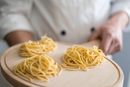 ホテルの敷地内または近くでの食事または食べ物