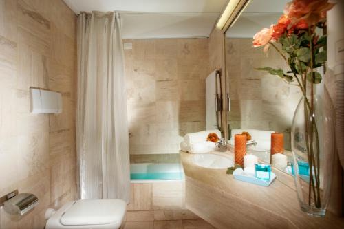 Koupelna v ubytování Etrusco Arezzo Hotel - Sure Hotel Collection by Best Western