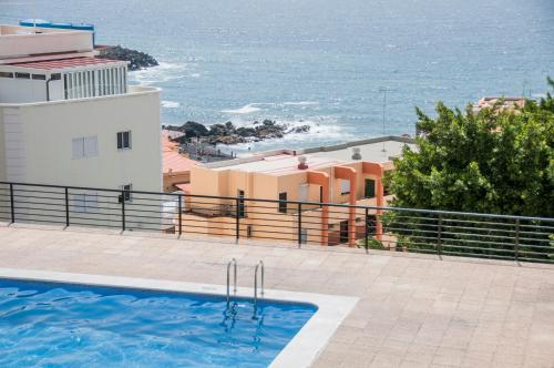 Bazén v ubytování Encantador 120 m2 vistas al mar y montaña nebo v jeho okolí