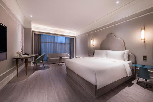 Gallery image of Mercure Shanghai Yu Garden On the Bund - 5 mins taxi to Nanjing Road and Bund in Shanghai
