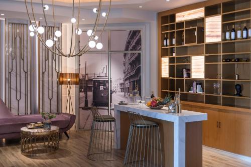 Gallery image of Mercure Shanghai Yu Garden On the Bund - 5 mins taxi to Nanjing Road and Bund in Shanghai