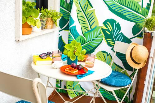 Tropical Micro Studio with Terrace and Duomo Views