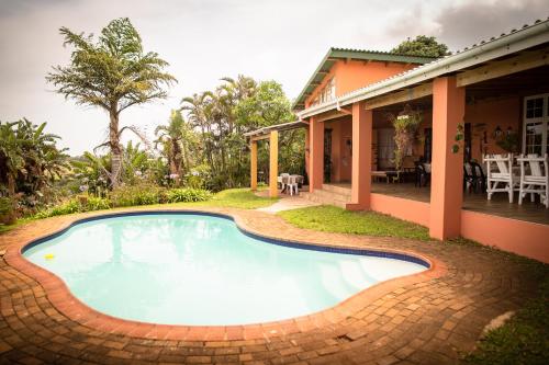 Πισίνα στο ή κοντά στο Ku-Boboyi River Lodge