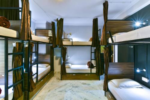 Krevet ili kreveti na kat u jedinici u objektu Hoztel Jaipur