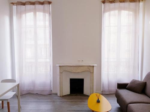 Cosy central studio Nice Rossini large balcony AC