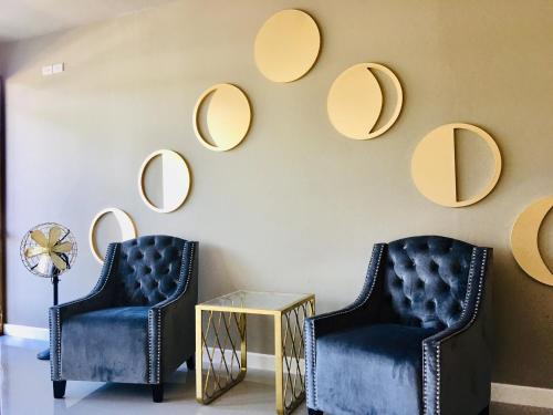 Posezení v ubytování La La Moon Krabi Poshtel'n' Pool