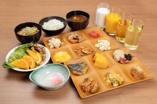 ホテルの敷地内または近くでの食事または食べ物
